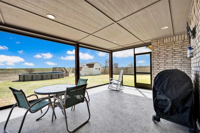 366 Mountain Ridge Dr, Lawton, OK 73507