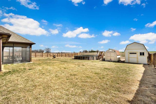 366 Mountain Ridge Dr, Lawton, OK 73507