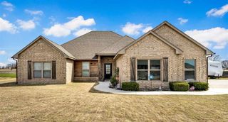 366 Mountain Ridge Dr, Lawton, OK 73507