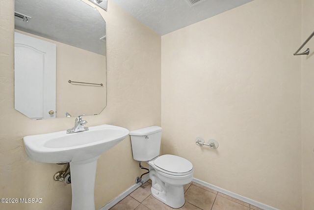 10136 E Axe Handle Court, Tucson, AZ 85748