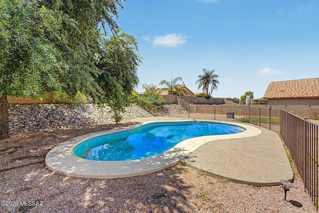 10136 E Axe Handle Court, Tucson, AZ 85748