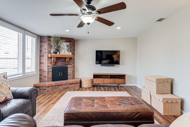 1912 69th Street, Lubbock, TX 79412