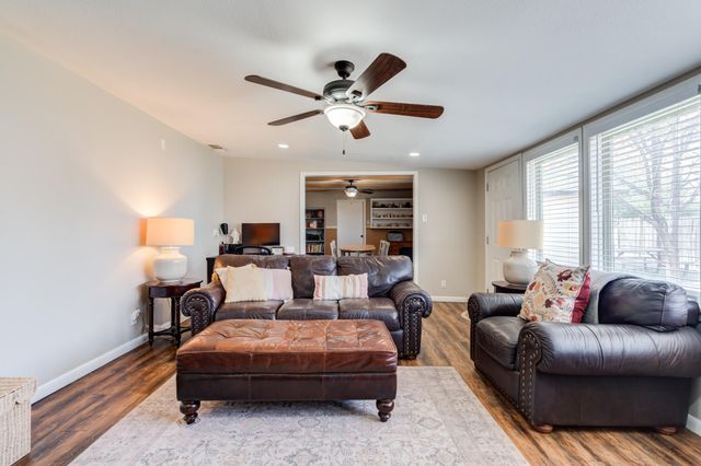 1912 69th Street, Lubbock, TX 79412