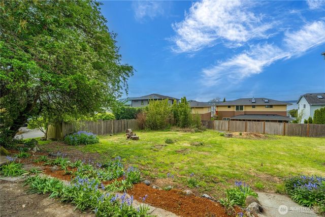 5006 Hyada Boulevard NE, Tacoma, WA 98422