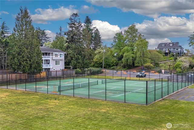 5006 Hyada Boulevard NE, Tacoma, WA 98422