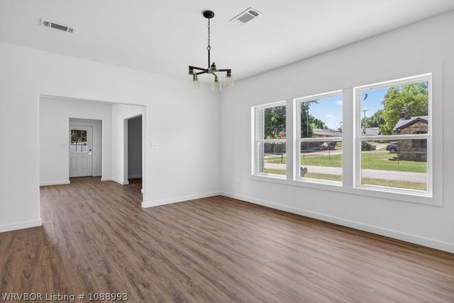 1328 S Bluff Avenue, Fort Smith, AR 72901