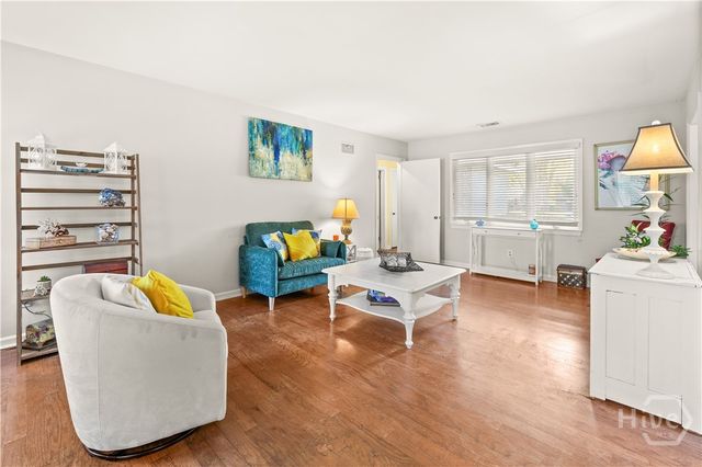 202 E 64th Street, Savannah, GA 31405