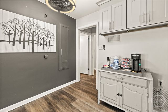 202 E 64th Street, Savannah, GA 31405