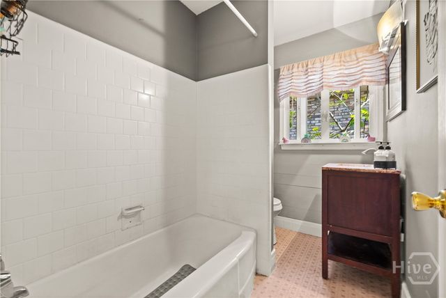 202 E 64th Street, Savannah, GA 31405