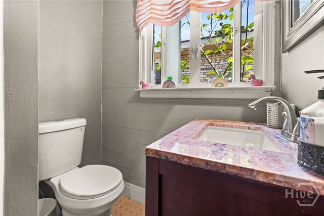 202 E 64th Street, Savannah, GA 31405