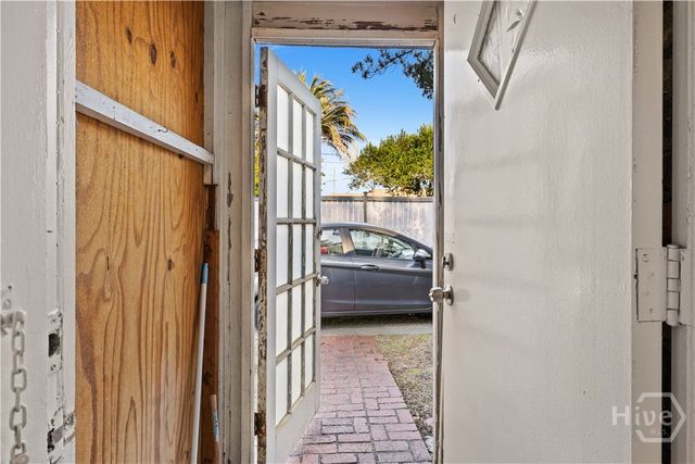 202 E 64th Street, Savannah, GA 31405