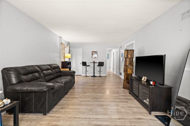 202 E 64th Street, Savannah, GA 31405