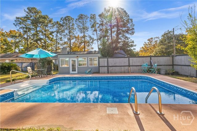 202 E 64th Street, Savannah, GA 31405