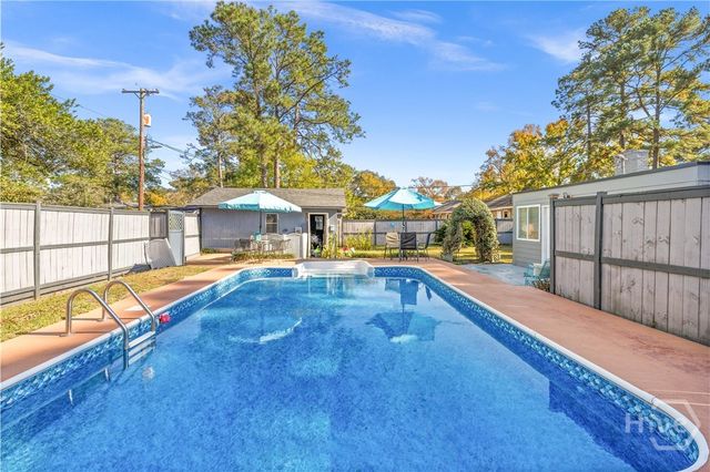 202 E 64th Street, Savannah, GA 31405