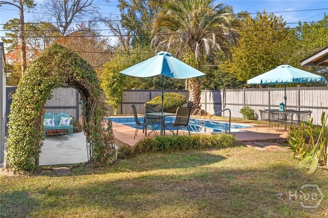 202 E 64th Street, Savannah, GA 31405