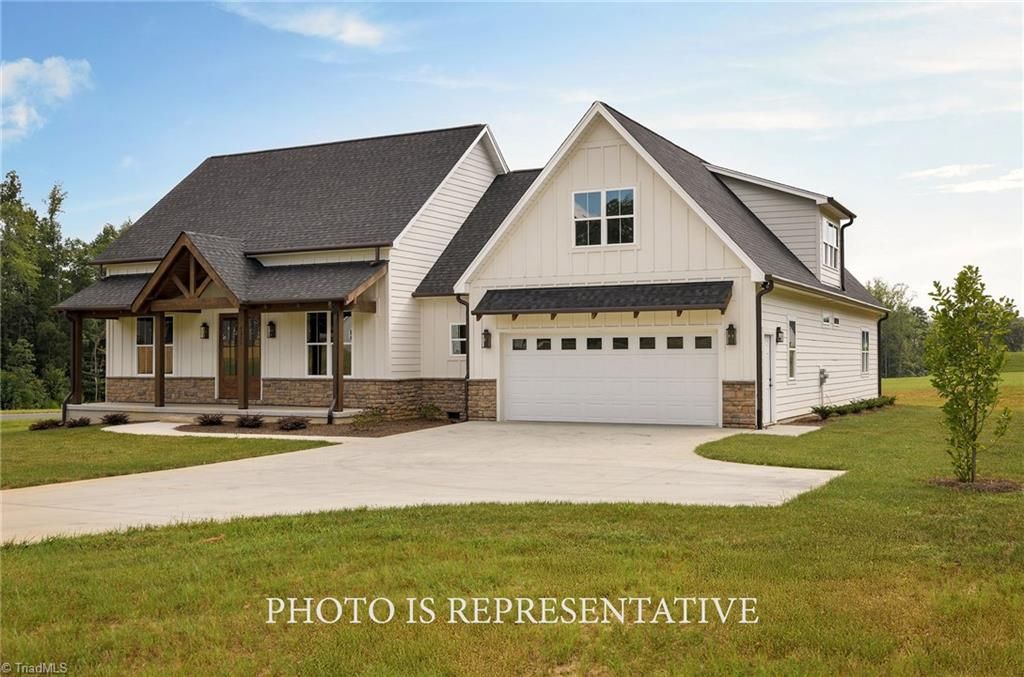 4212 Gracewood Farm Drive, Winston-salem, NC 27101