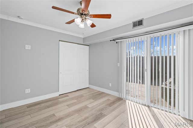 1042 Humber Circle, St Louis, MO 63129