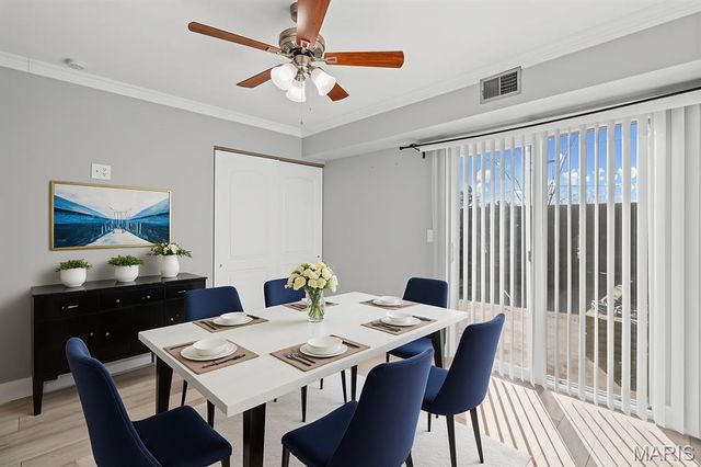 1042 Humber Circle, St Louis, MO 63129