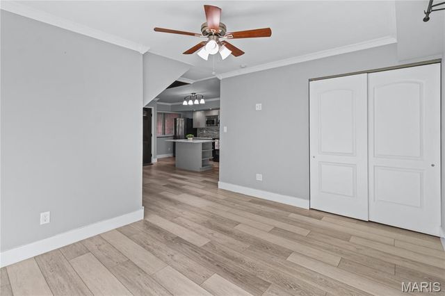 1042 Humber Circle, St Louis, MO 63129