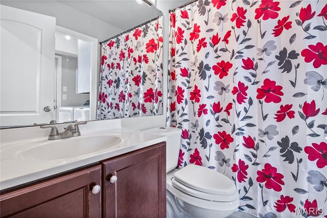 1042 Humber Circle, St Louis, MO 63129