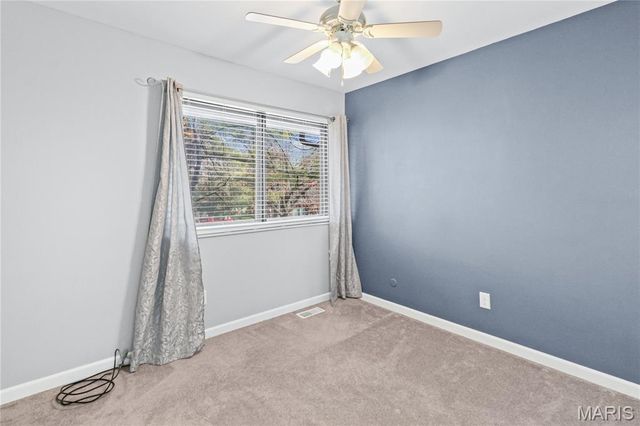 1042 Humber Circle, St Louis, MO 63129