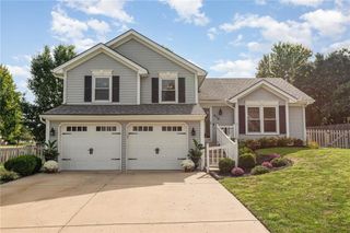 310 Mesa Drive, Smithville, MO 64089