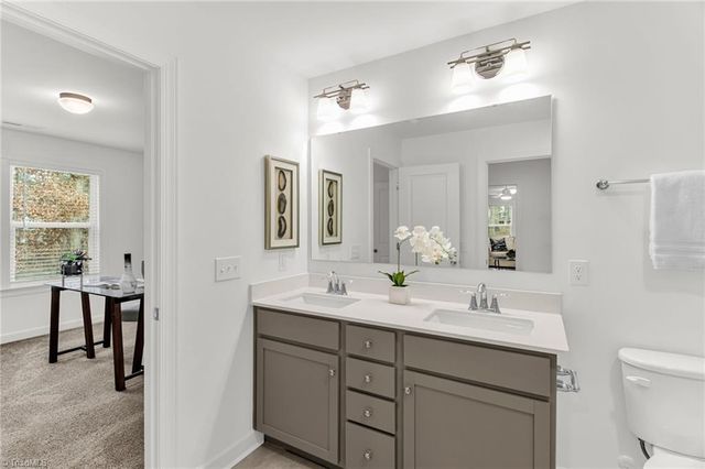 122 Royal Kings Court 1030, Winston-salem, NC 27127