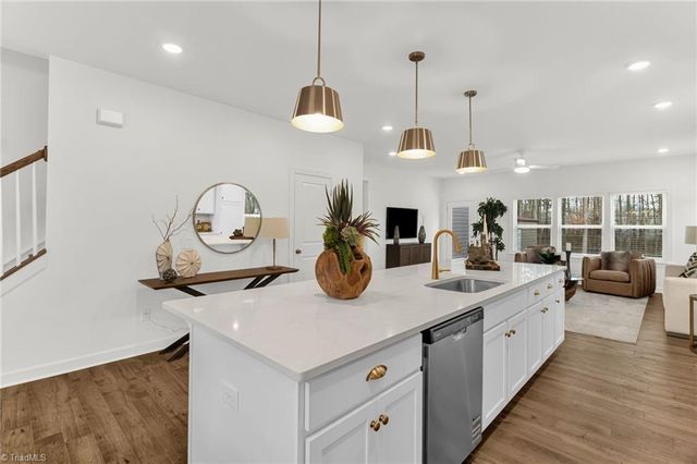 122 Royal Kings Court 1030, Winston-salem, NC 27127