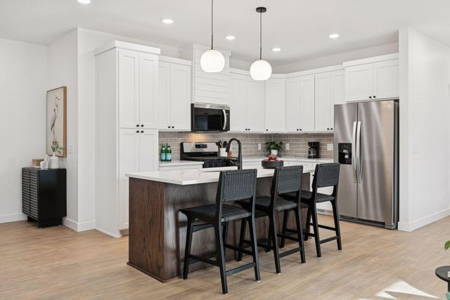 802 Dutton Drive, Ellendale, MN 56026