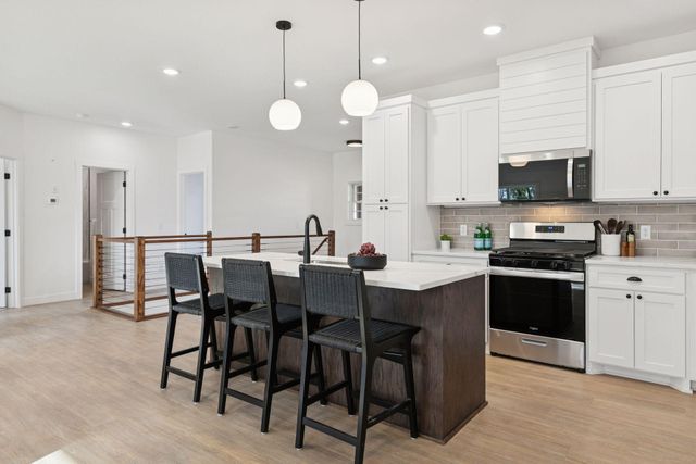 802 Dutton Drive, Ellendale, MN 56026