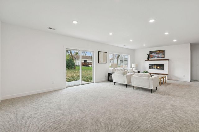 802 Dutton Drive, Ellendale, MN 56026