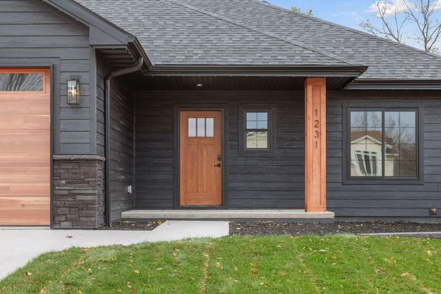 802 Dutton Drive, Ellendale, MN 56026