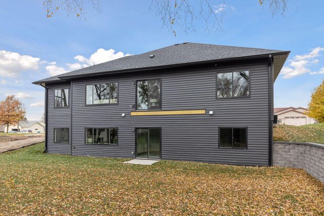 802 Dutton Drive, Ellendale, MN 56026