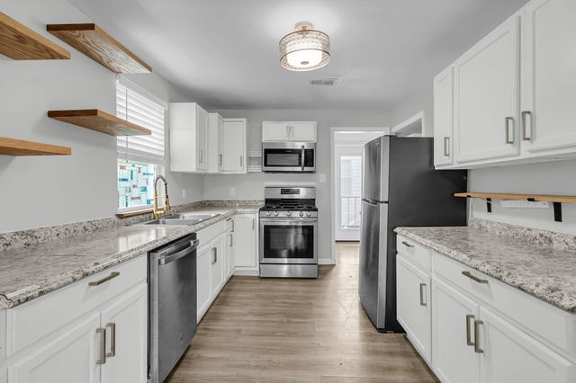 1903 Grayson Street, North Charleston, SC 29405