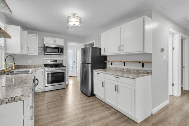 1903 Grayson Street, North Charleston, SC 29405