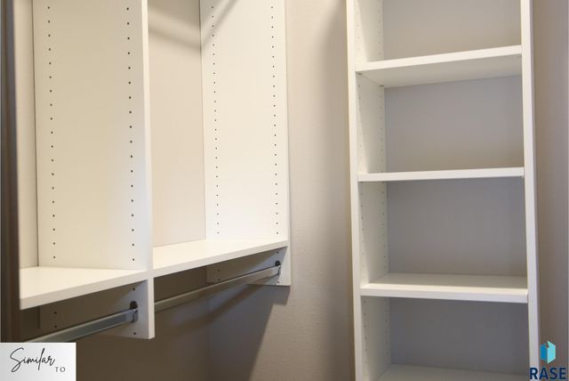 7241 E Waters Edge Pl Place, Sioux Falls, SD 57110