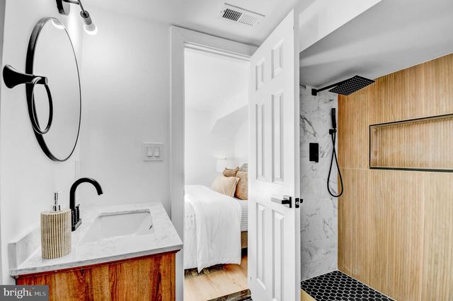 517 FLORIDA AVE NE, Washington, DC 20002