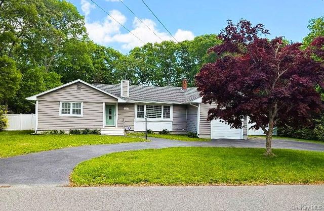 36 Matthews Drive, Remsenburg, NY 11960