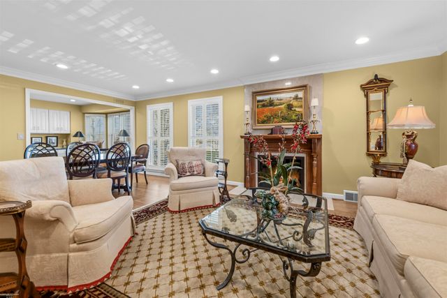 126 Windwood Pointe Street, Saint Clair Shores, MI 48080