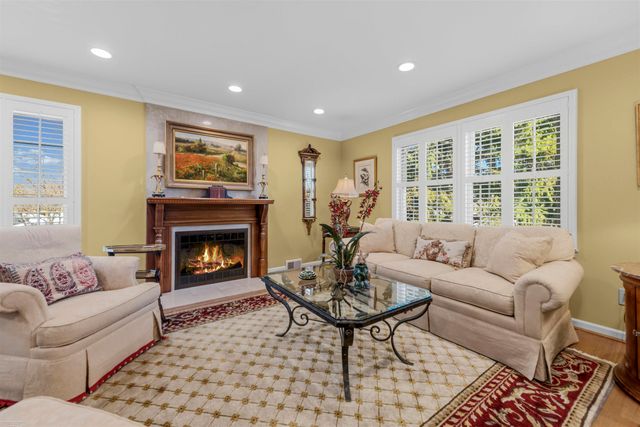 126 Windwood Pointe Street, Saint Clair Shores, MI 48080