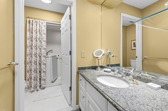 126 Windwood Pointe Street, Saint Clair Shores, MI 48080