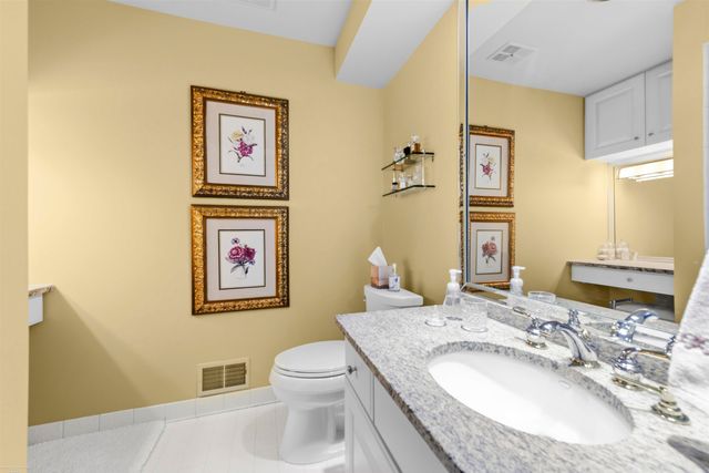 126 Windwood Pointe Street, Saint Clair Shores, MI 48080