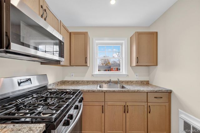 1879 Crompond Road F13, Peekskill, NY 10566