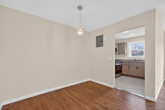 1879 Crompond Road F13, Peekskill, NY 10566