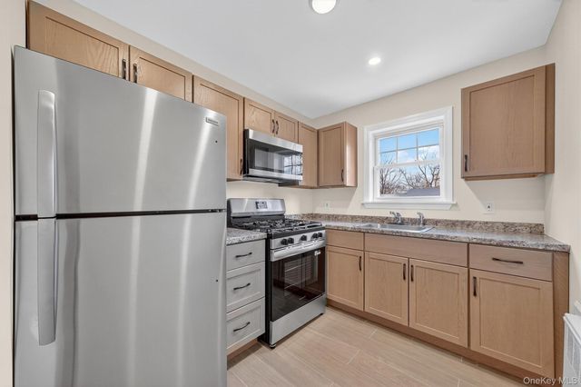 1879 Crompond Road F13, Peekskill, NY 10566