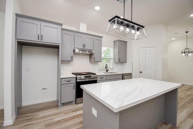 2139 Counter Point Drive, Houston, TX 77055