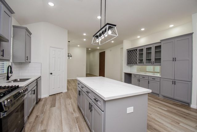 2139 Counter Point Drive, Houston, TX 77055