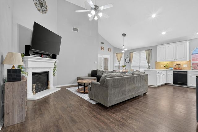 8868 Trace Ridge Parkway, Fort Worth, TX 76244