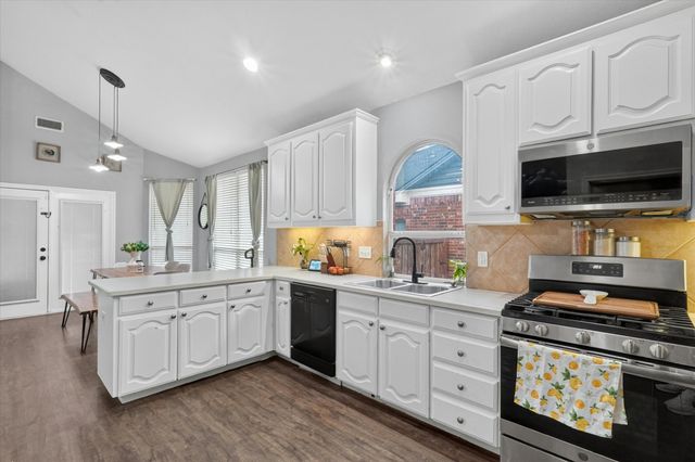 8868 Trace Ridge Parkway, Fort Worth, TX 76244