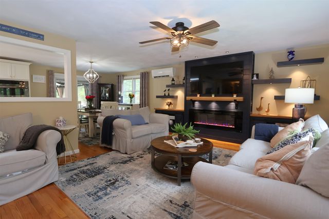 19 Beach Drive, Kingston, NH 03848